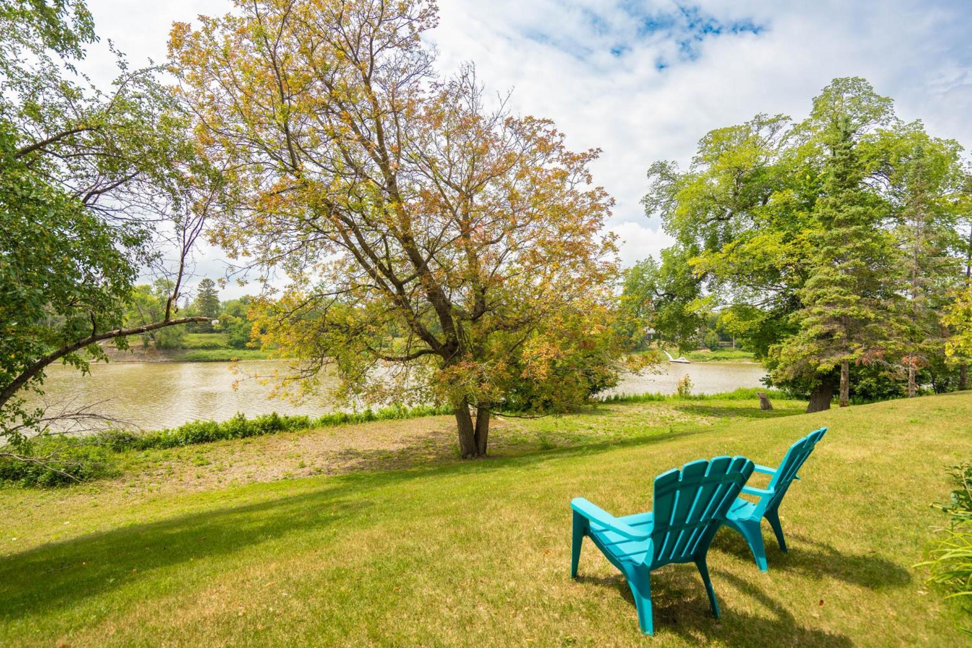 River View House * Winnipeg